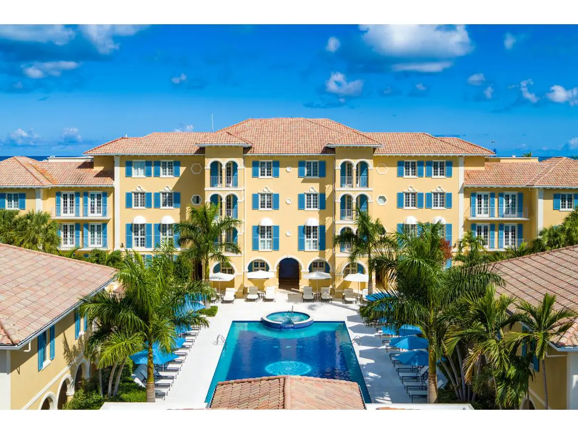 Exterior Coating Gives Villa Renaissance Its Glow